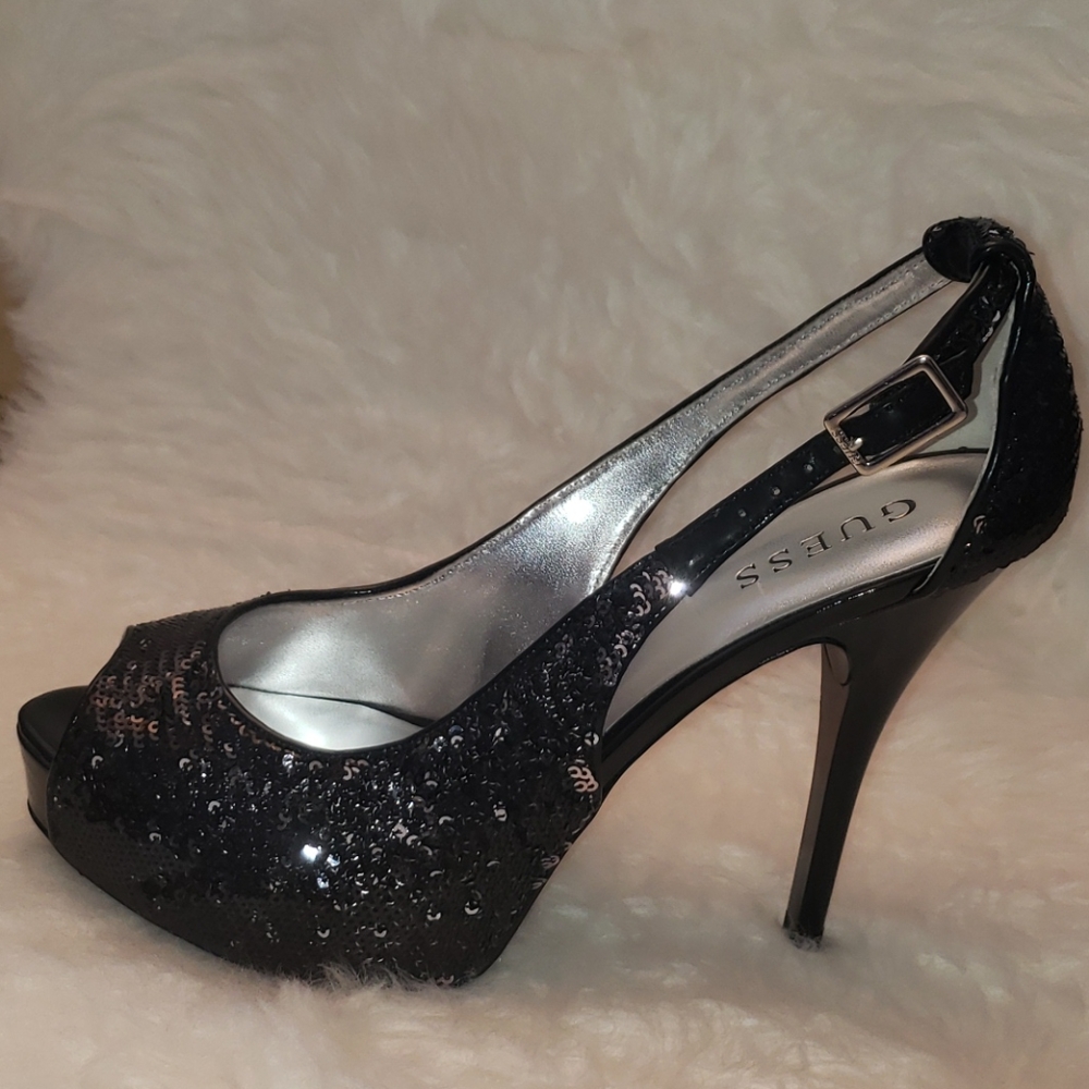 Guess black peep toe pump